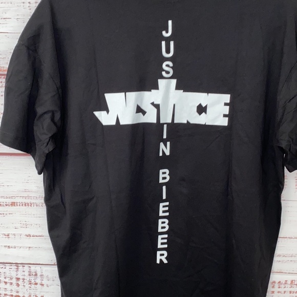 Justin Bieber Justice Tee Men’s / Women’s. Unisex shirt from Cotton On. - Picture 3 of 4